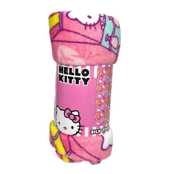Sanrio Hello Kitty Squishmallow Blanket Bundle - Picture 3 of 7
